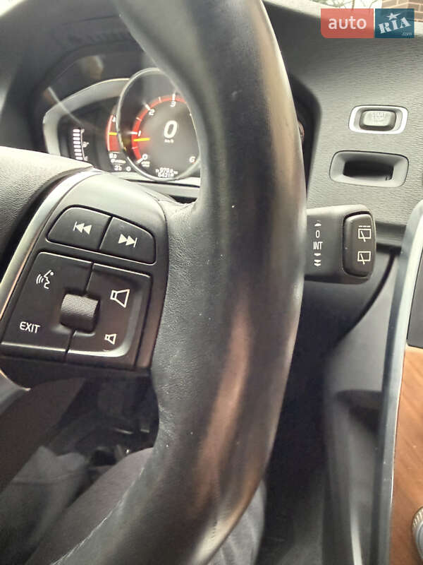 Универсал Volvo V60 Cross Country 2017 в Львове фото 20 Универсал Volvo V60 Cross Country 2017 в Львове