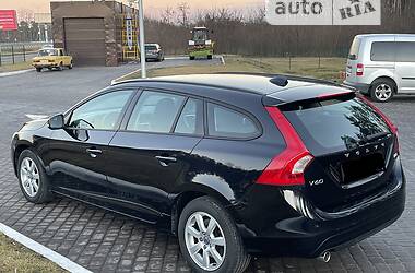 Универсал Volvo V60 2014 в Киеве