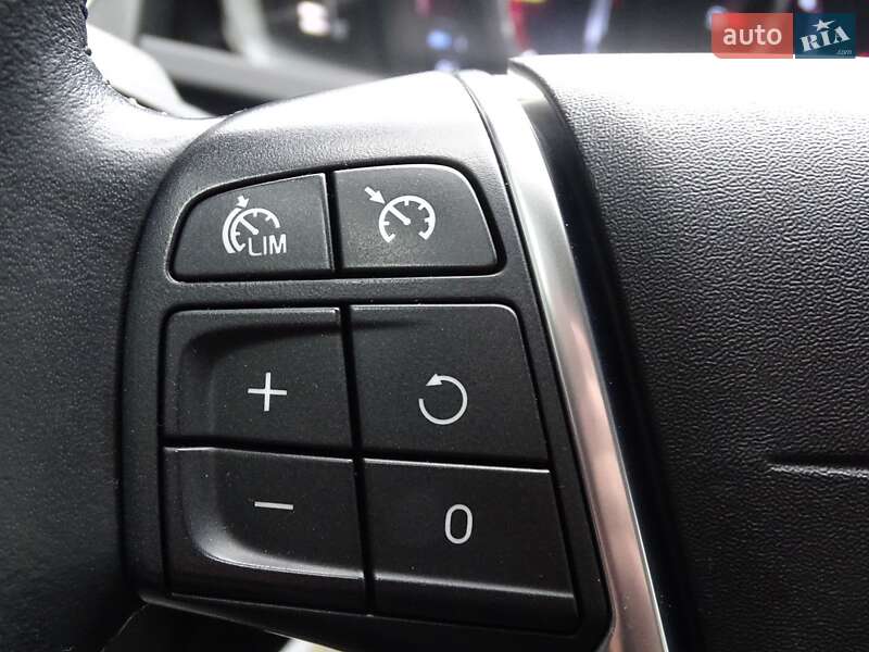 Универсал Volvo V60 2016 в Киеве фото 13 Универсал Volvo V60 2016 в Киеве