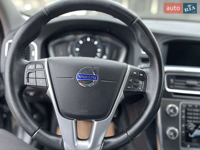 Универсал Volvo V60 2015 в Черновцах фото 25 Универсал Volvo V60 2015 в Черновцах