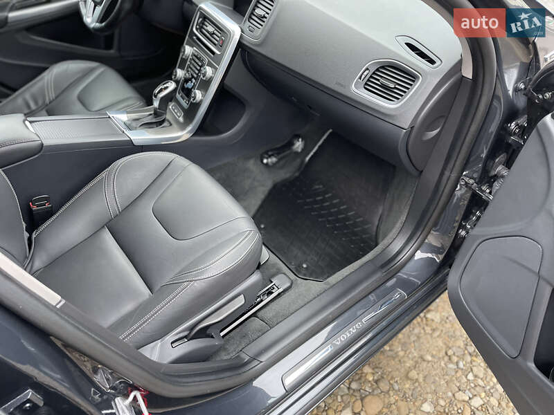 Универсал Volvo V60 2015 в Черновцах фото 29 Универсал Volvo V60 2015 в Черновцах