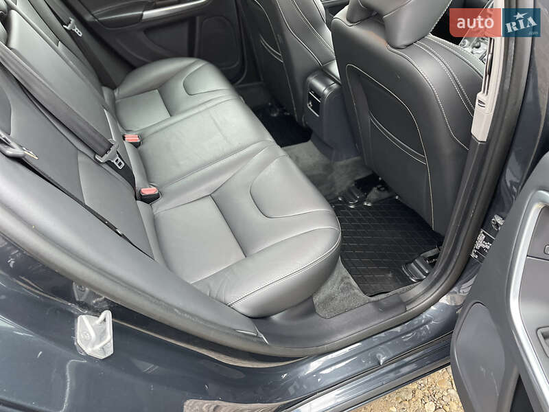 Универсал Volvo V60 2015 в Черновцах фото 33 Универсал Volvo V60 2015 в Черновцах
