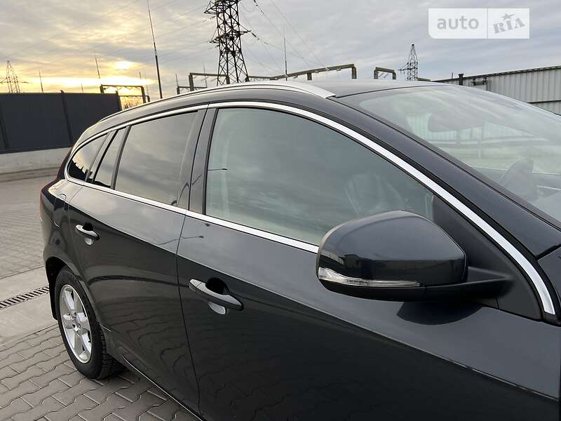 Универсал Volvo V60 2012 в Луцке