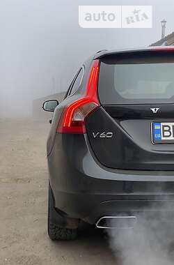 Универсал Volvo V60 2014 в Тростянце
