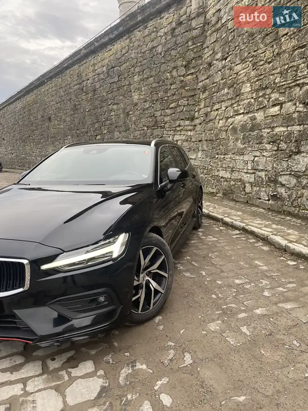 Volvo V60 2018 VIN YV1ZWA8UDK1006799 фото оголошення 9 з 60