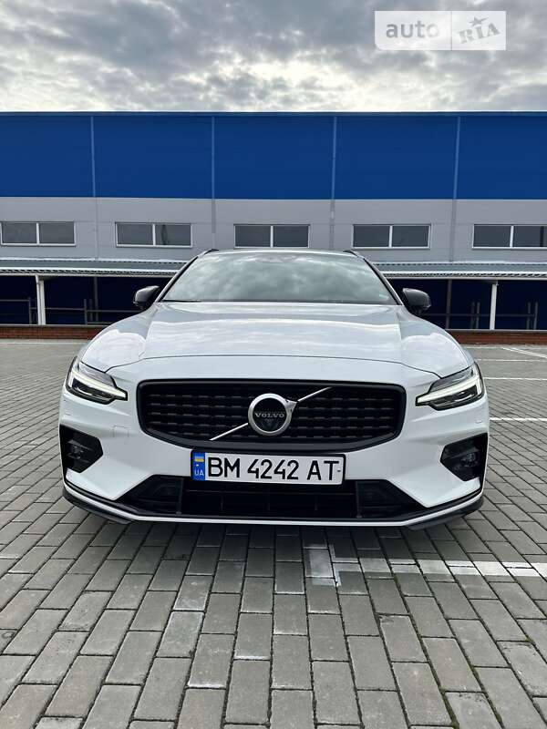 Универсал Volvo V60 2019 в Ромнах