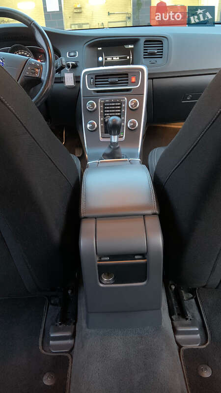 Універсал Volvo V60 2015 в Луцьку фото 24 Універсал Volvo V60 2015 в Луцьку