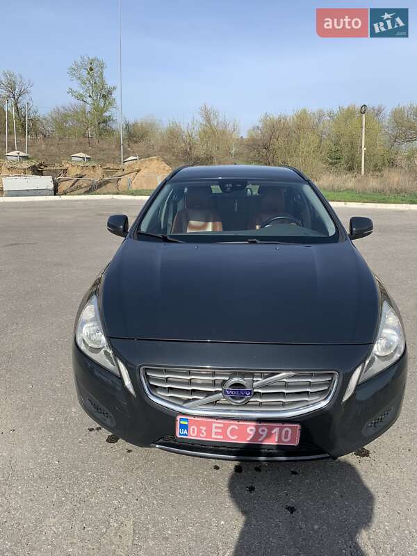 Универсал Volvo V60 2012 в Изюме
