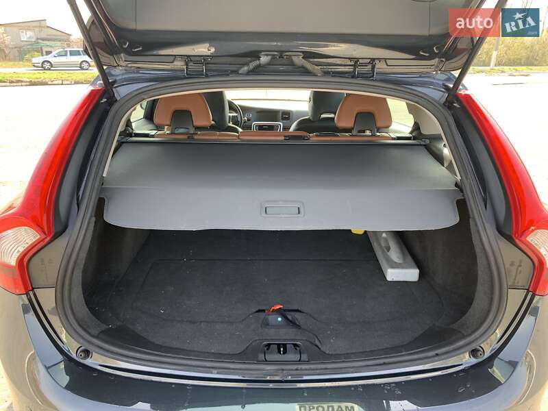 Универсал Volvo V60 2012 в Изюме
