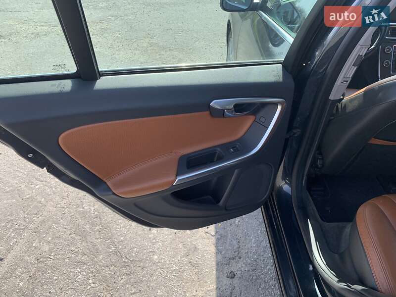Универсал Volvo V60 2012 в Изюме