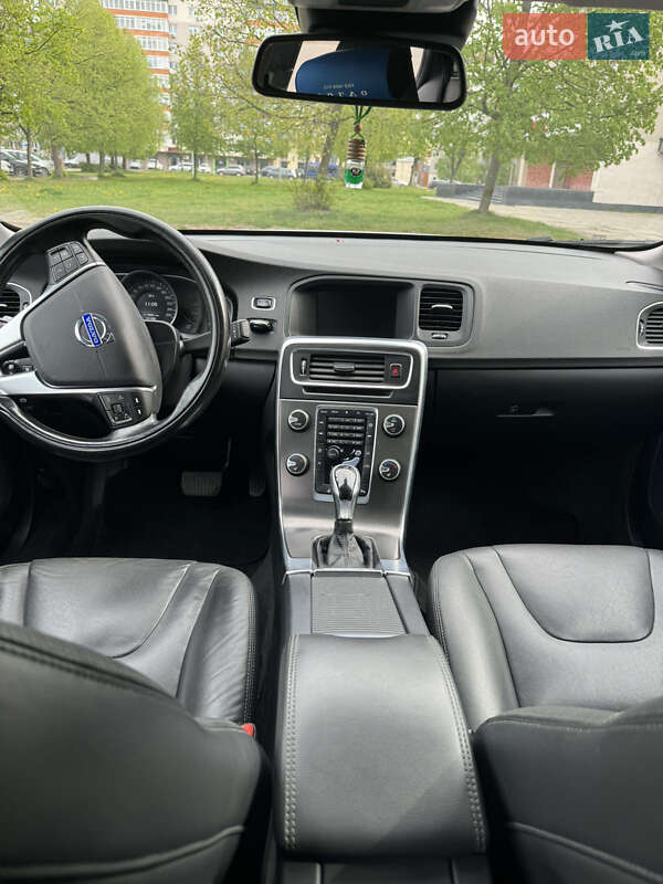 Универсал Volvo V60 2014 в Новояворовске