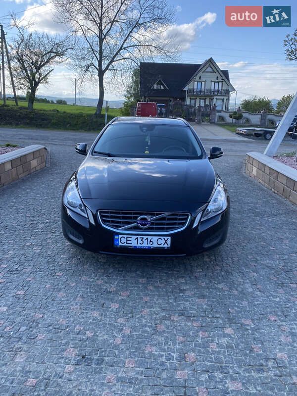 Универсал Volvo V60 2011 в Черновцах