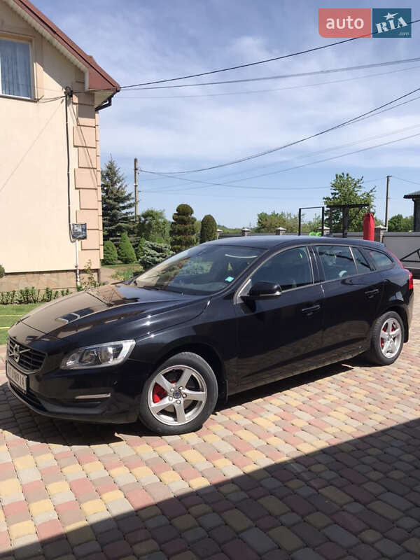 Универсал Volvo V60 2017 в Калуше