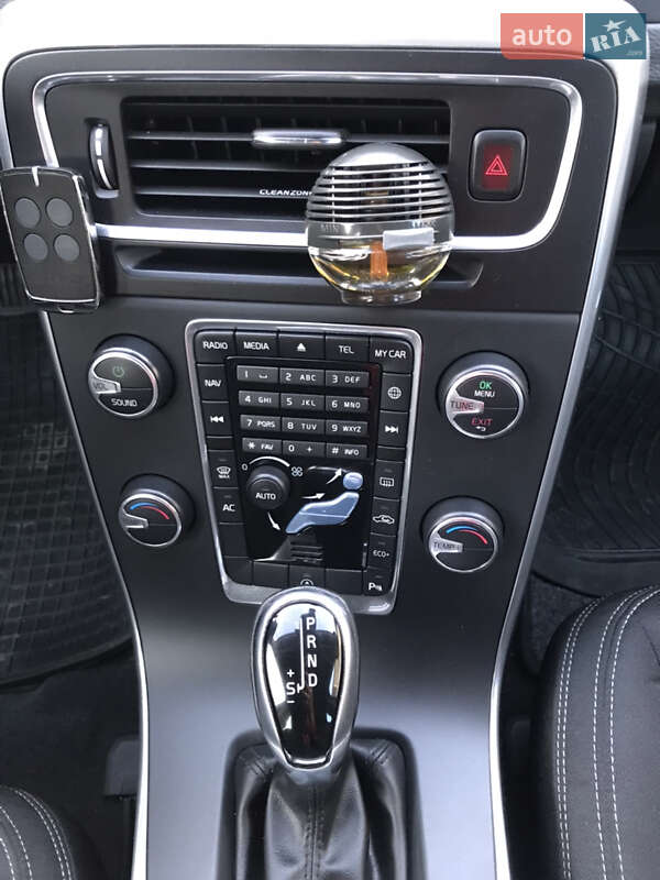 Универсал Volvo V60 2017 в Калуше