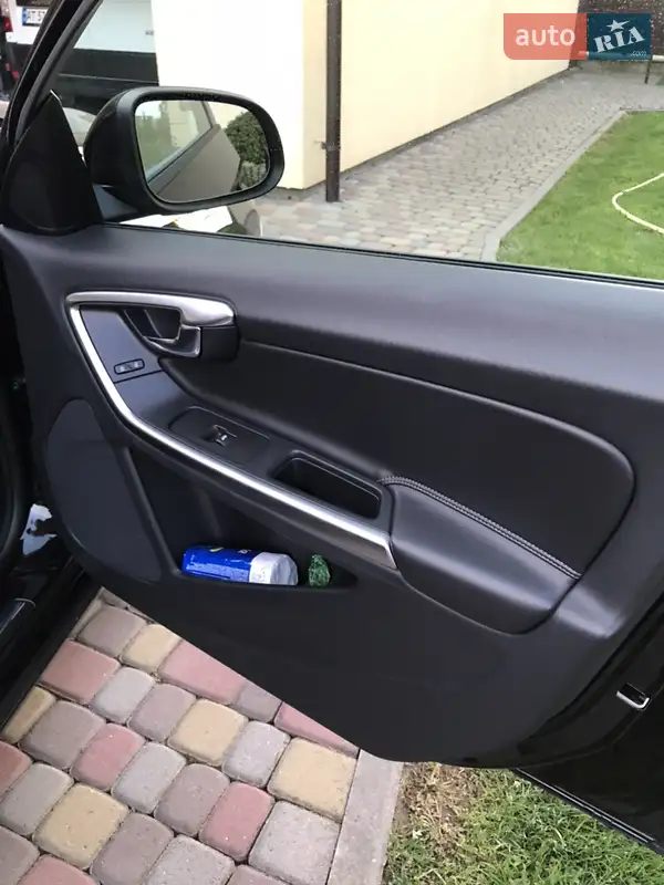 Volvo V60 2017 VIN YV1FW7880H2372273 фото оголошення 23 з 87