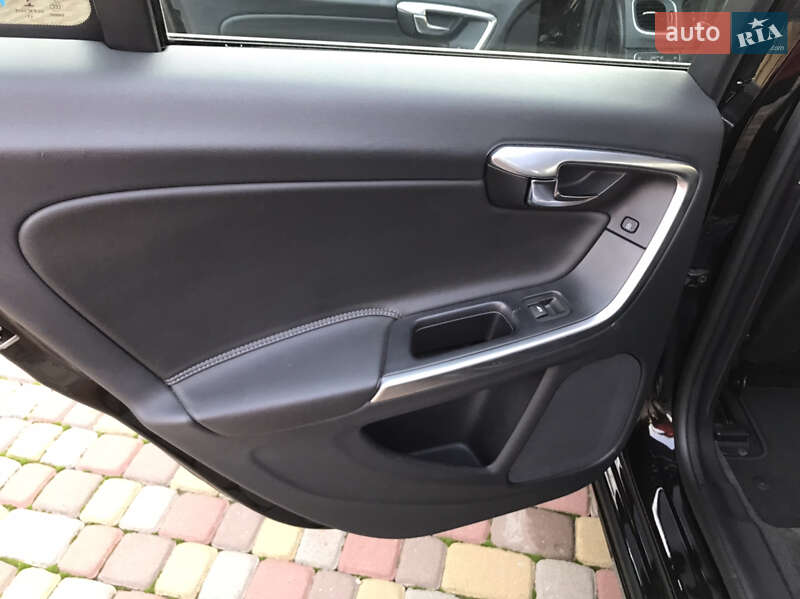 Универсал Volvo V60 2017 в Калуше