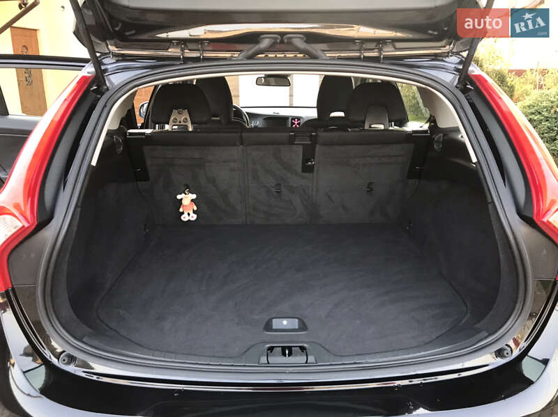 Универсал Volvo V60 2017 в Калуше