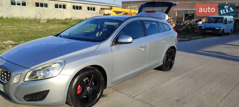 Универсал Volvo V60 2011 в 