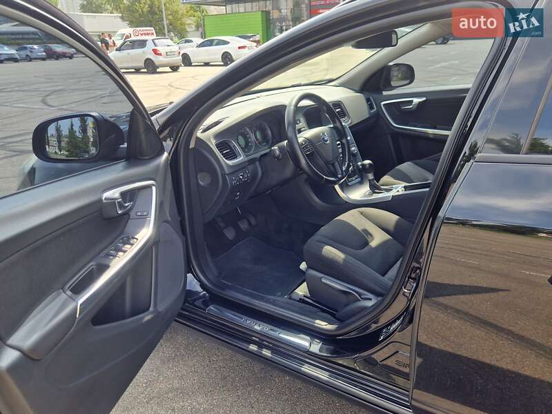 Универсал Volvo V60 2012 в Киеве