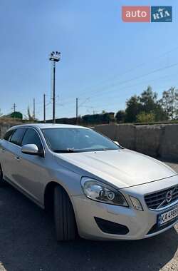 Универсал Volvo V60 2012 в 