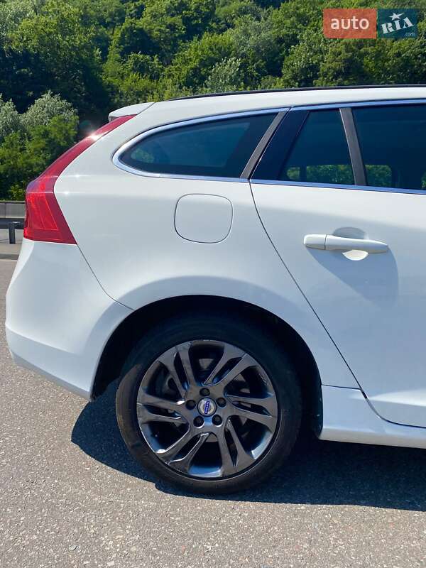 Универсал Volvo V60 2014 в Киеве фото 6 Универсал Volvo V60 2014 в Киеве