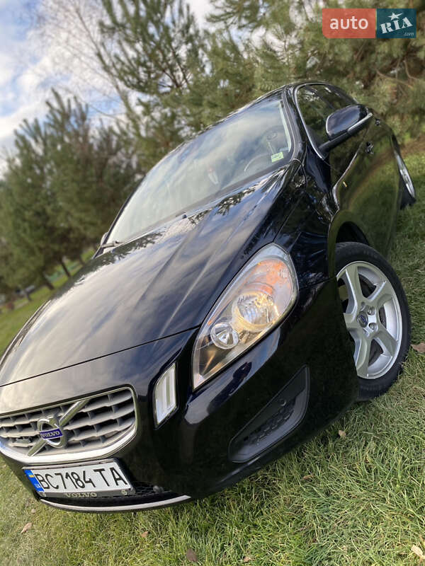 Универсал Volvo V60 2011 в Дрогобыче