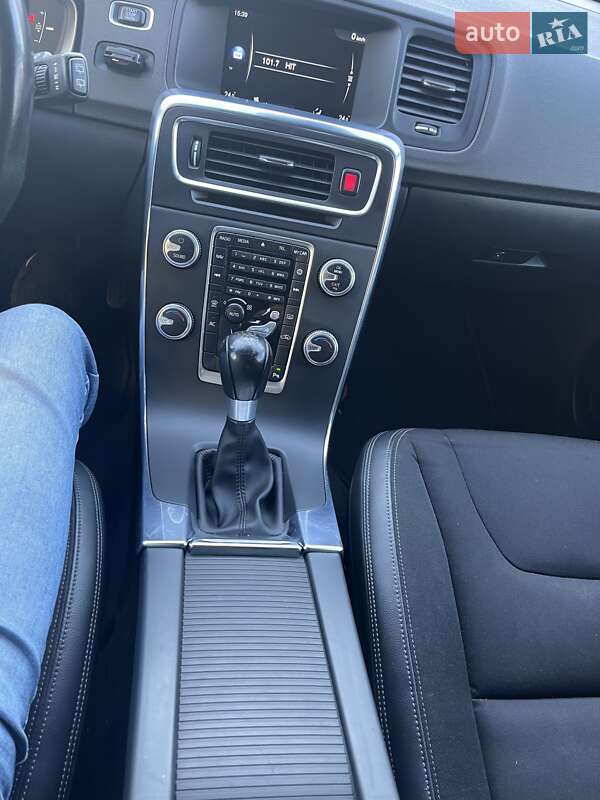 Универсал Volvo V60 2014 в Львове фото 19 Универсал Volvo V60 2014 в Львове