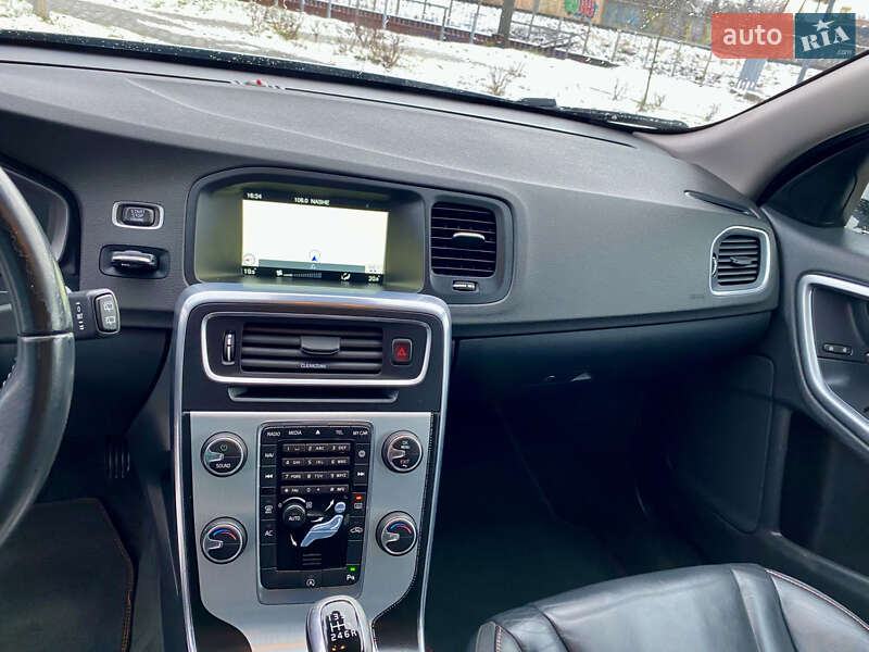 Универсал Volvo V60 2016 в Львове фото 29 Универсал Volvo V60 2016 в Львове