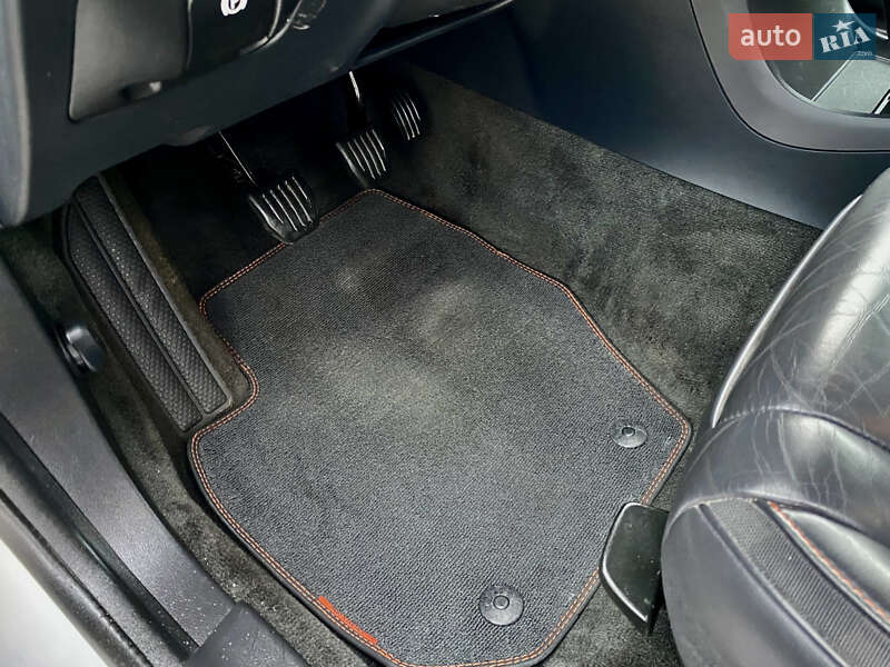 Универсал Volvo V60 2016 в Львове фото 37 Универсал Volvo V60 2016 в Львове