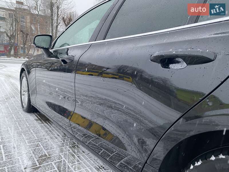Універсал Volvo V60 2019 в Шепетівці