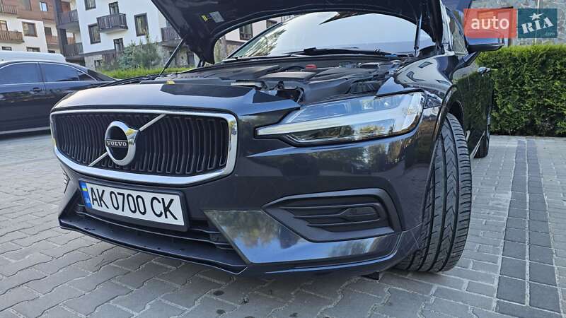 Универсал Volvo V60 2019 в Киеве