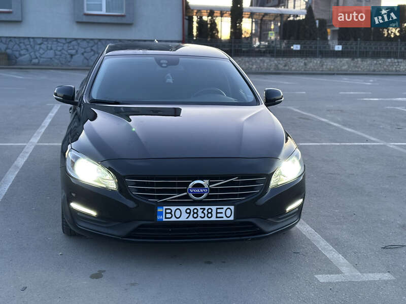 Універсал Volvo V60 2015 в Тернополі