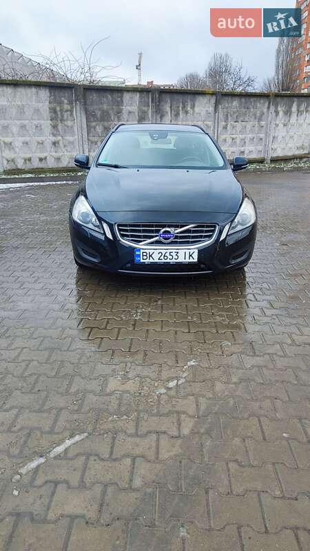 Volvo V60 2011