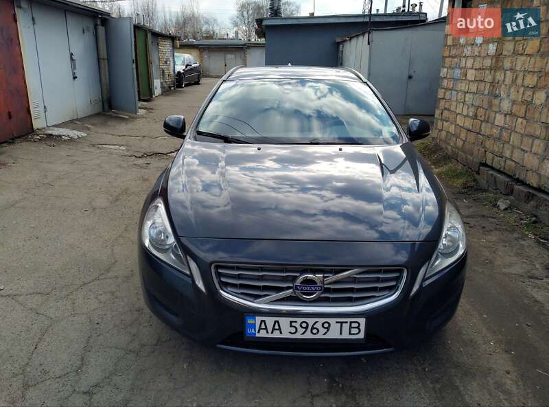Універсал Volvo V60 2012 в 