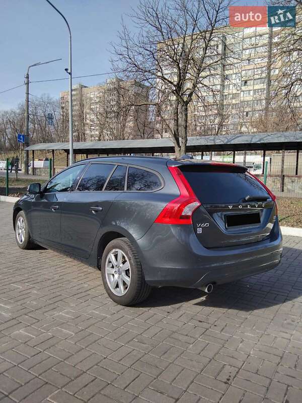 Универсал Volvo V60 2013 в Киеве фото 3 Универсал Volvo V60 2013 в Киеве
