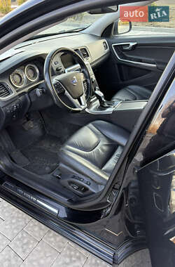 Универсал Volvo V60 2013 в 