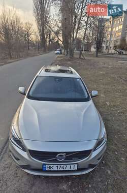 Универсал Volvo V60 2016 в 