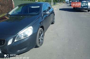 Универсал Volvo V60 2011 в 