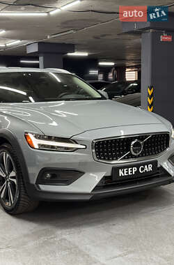 Универсал Volvo V60 2024 в 