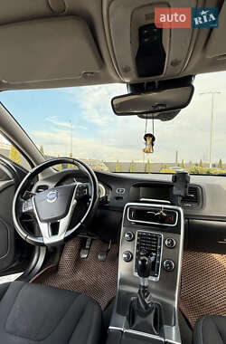 Универсал Volvo V60 2011 в 