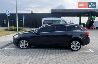 Универсал Volvo V60 2011 в 