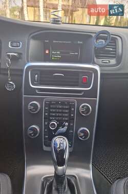 Универсал Volvo V60 2014 в 