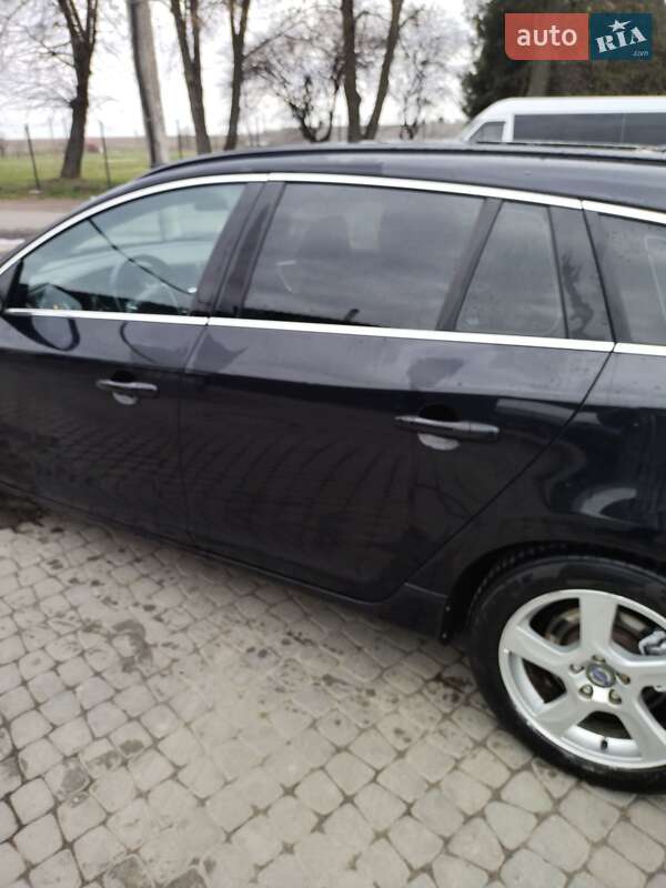 Универсал Volvo V60 2012 в Львове