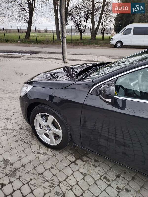 Универсал Volvo V60 2012 в Львове