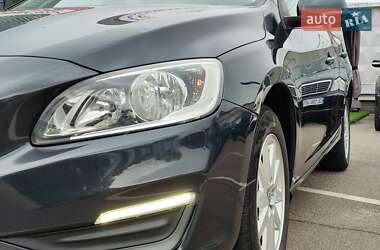Универсал Volvo V60 2014 в 