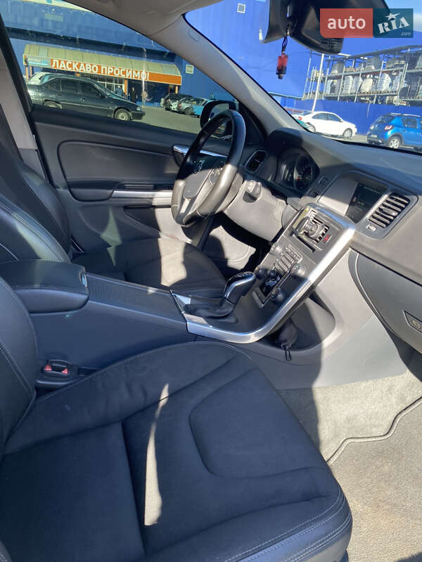 Универсал Volvo V60 2015 в Днепре фото 24 Универсал Volvo V60 2015 в Днепре