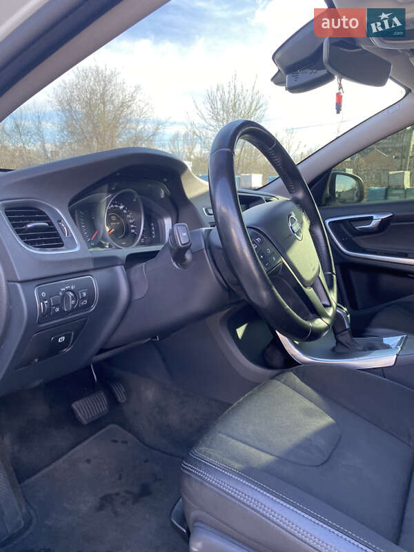 Универсал Volvo V60 2015 в Днепре фото 28 Универсал Volvo V60 2015 в Днепре