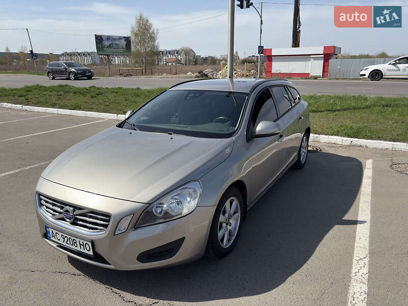 Volvo V60 2011
