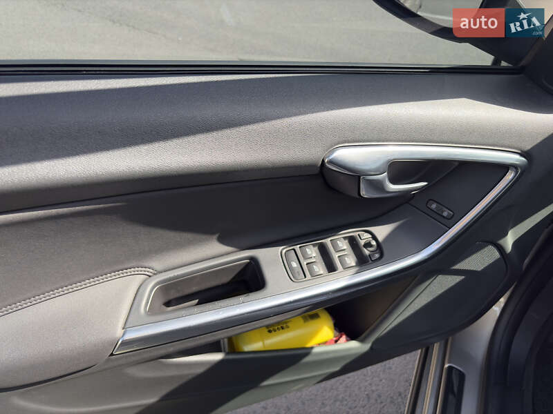 Универсал Volvo V60 2011 в Луцке