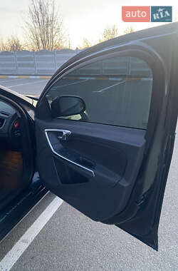 Универсал Volvo V60 2011 в 
